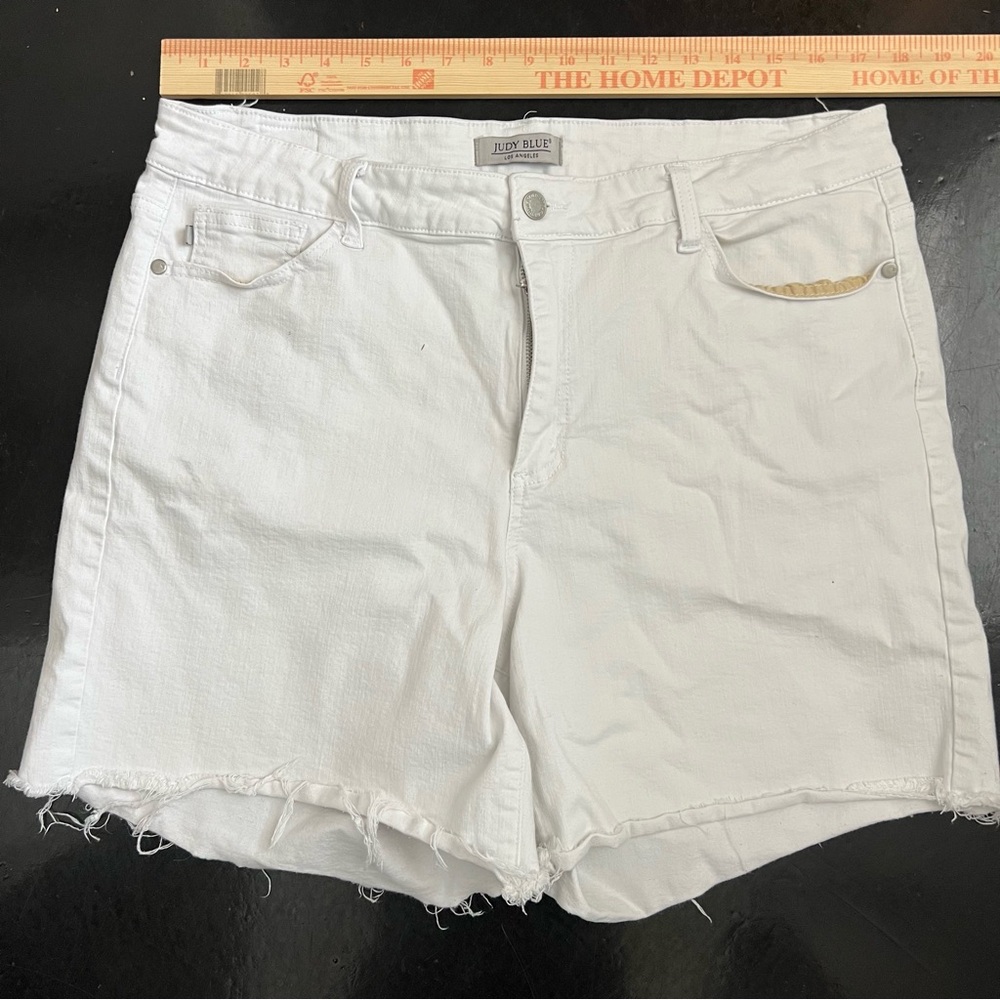 Judy Blue Women's White Denim Shorts 3X